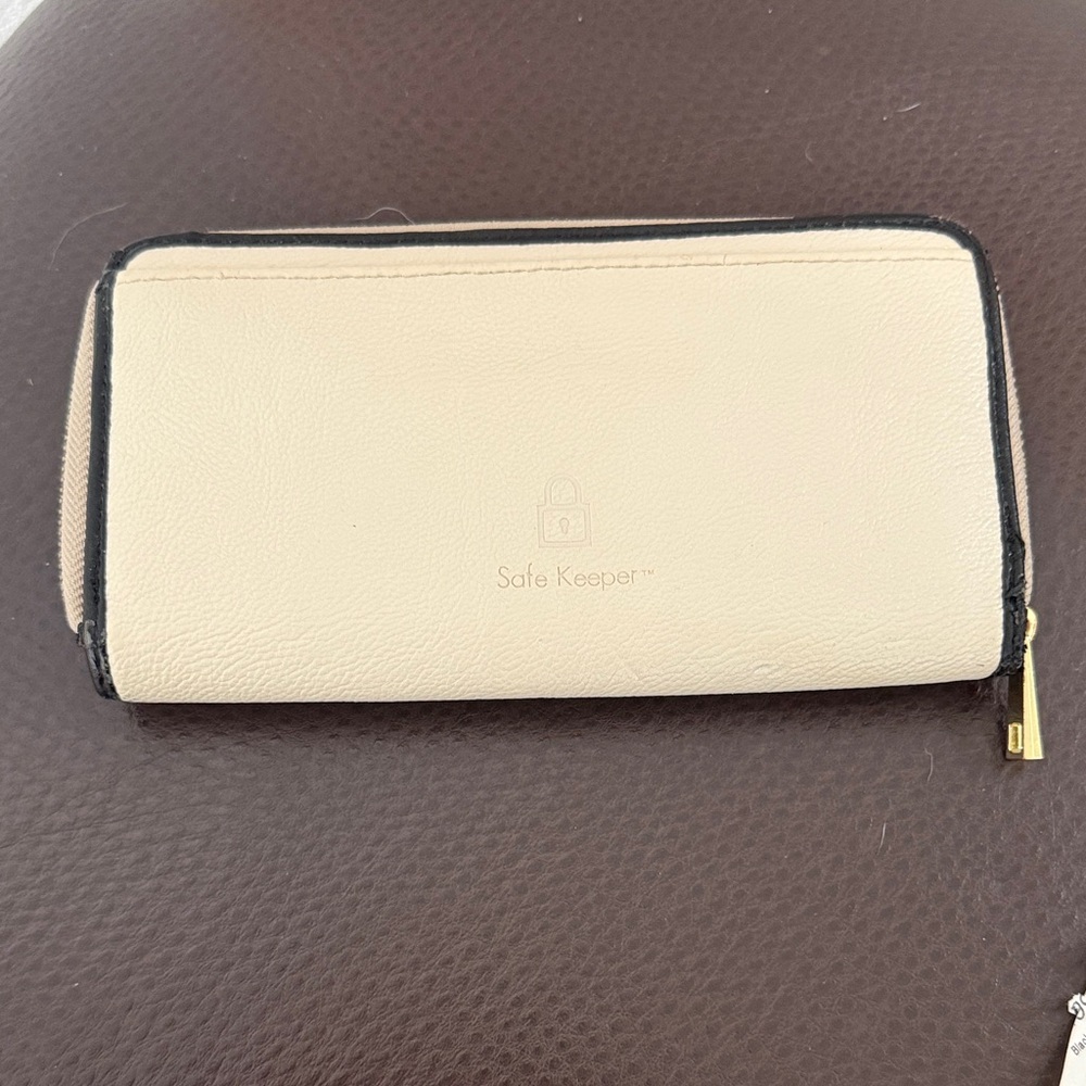Safe Keeper Beige Wallet